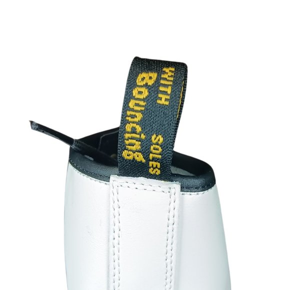 NWOT  WOMEN'S DR. MARTENS ZAVALA  WHITE COMBAT BOOTS Size 6M - Picture 7 of 10